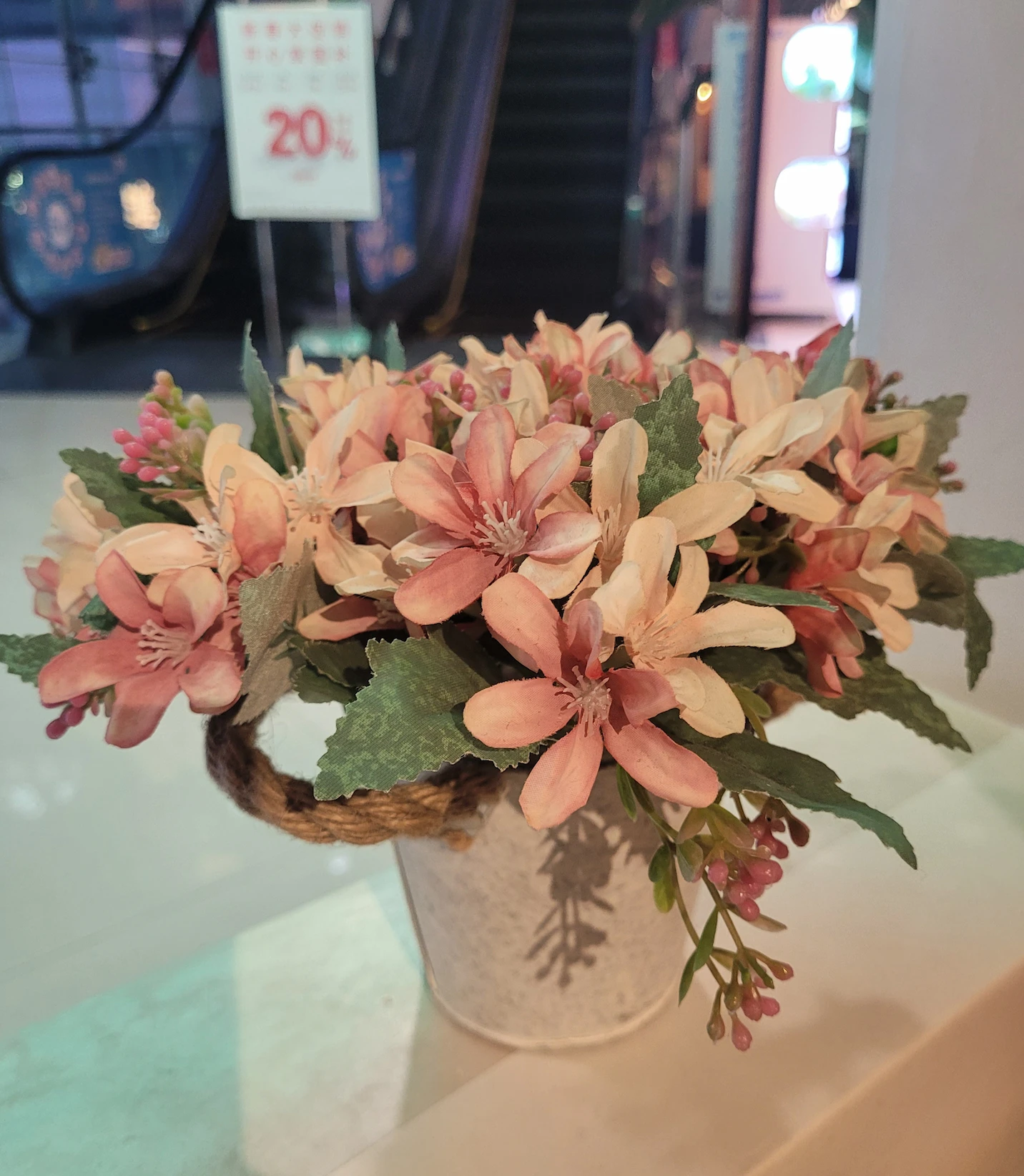 餐厅里的假花